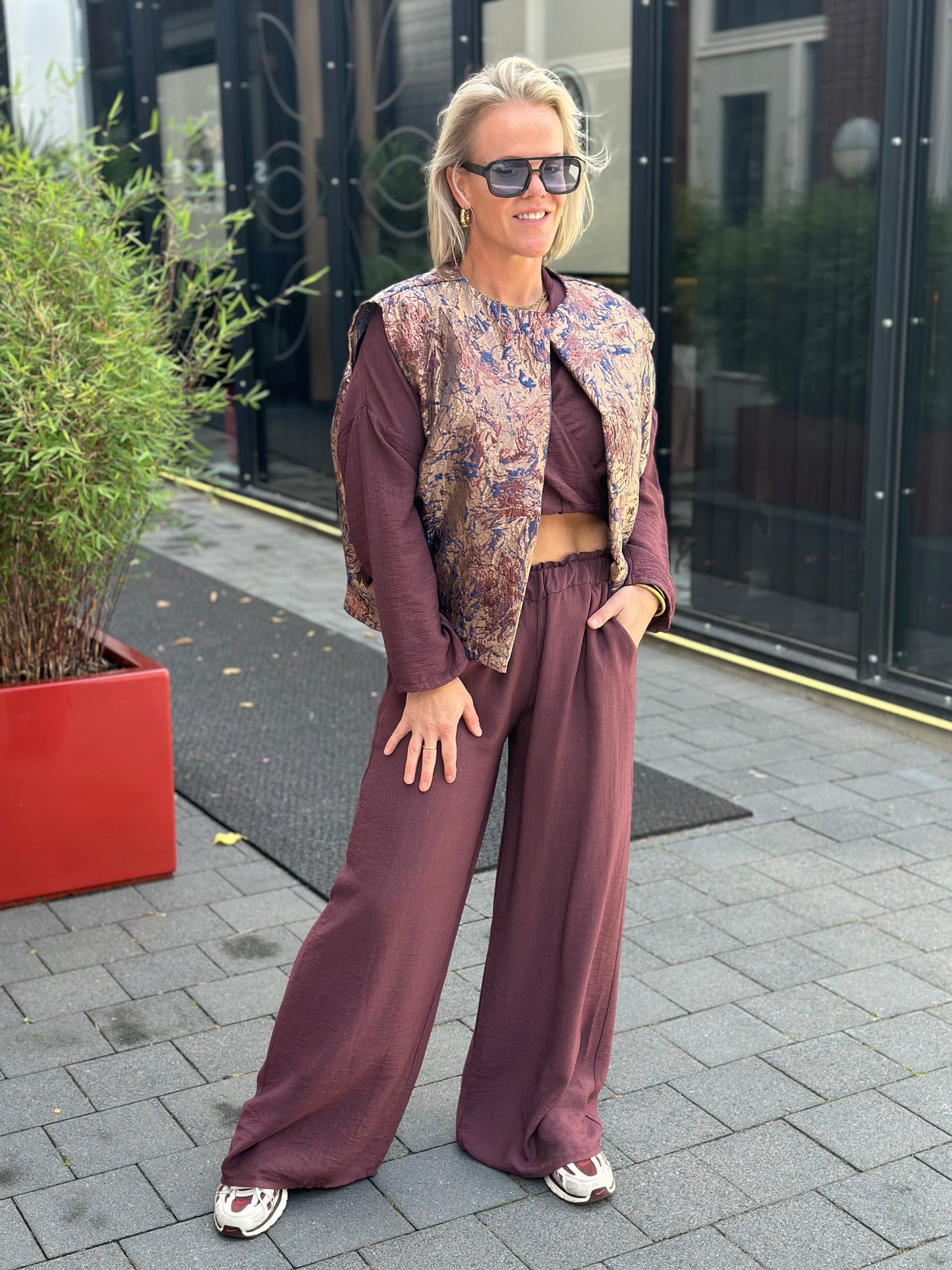 Tweedelige set broek en top aubergine