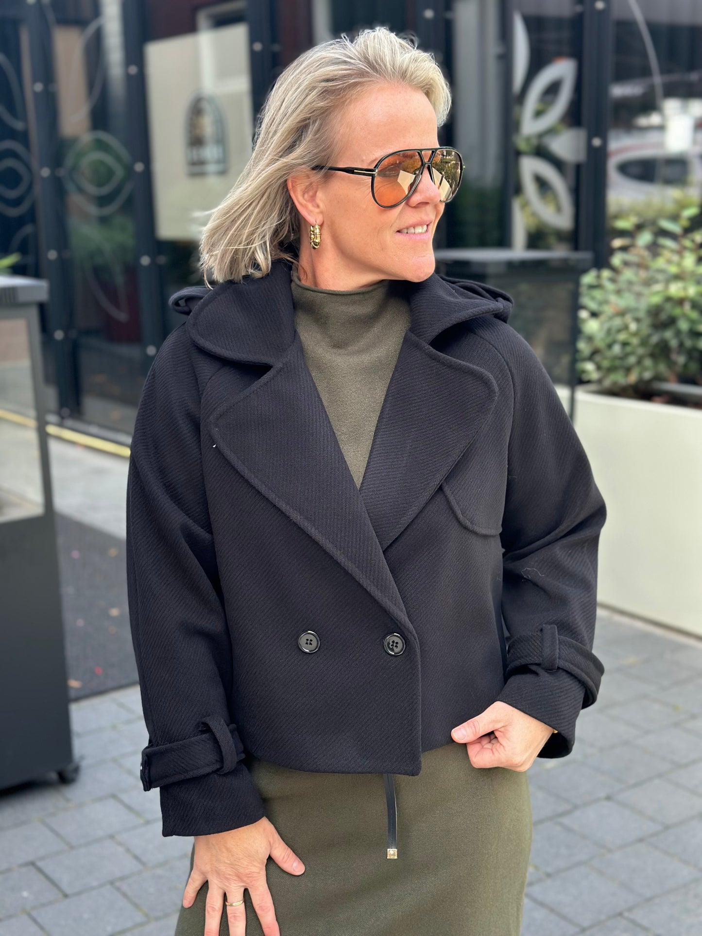 Korte trenchcoat zwart