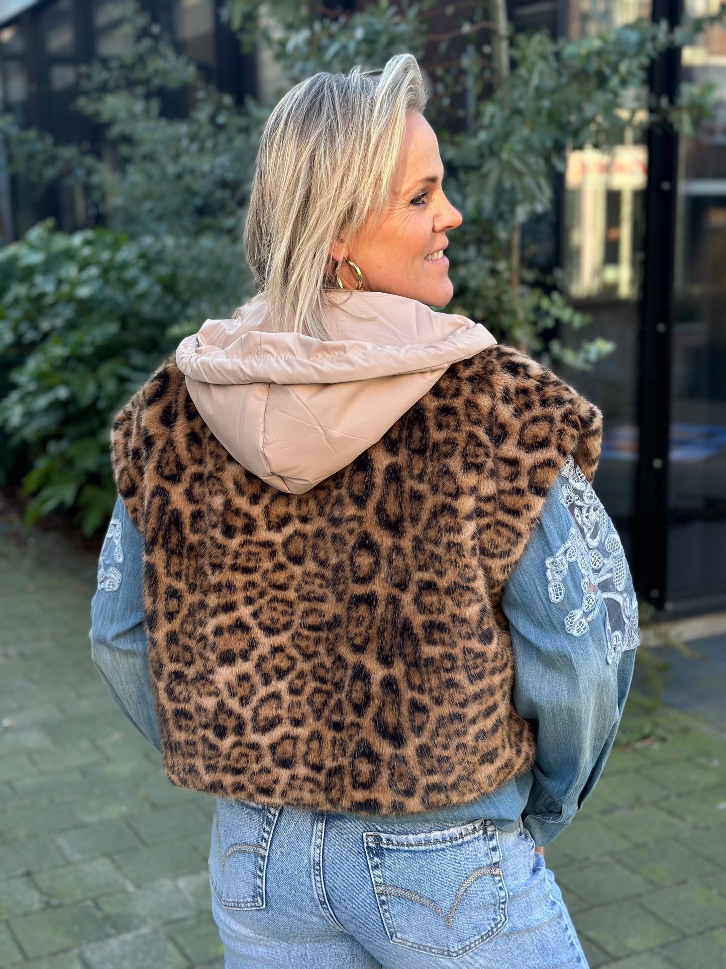 Furry Leopard bodywarmer dubbelzijdig