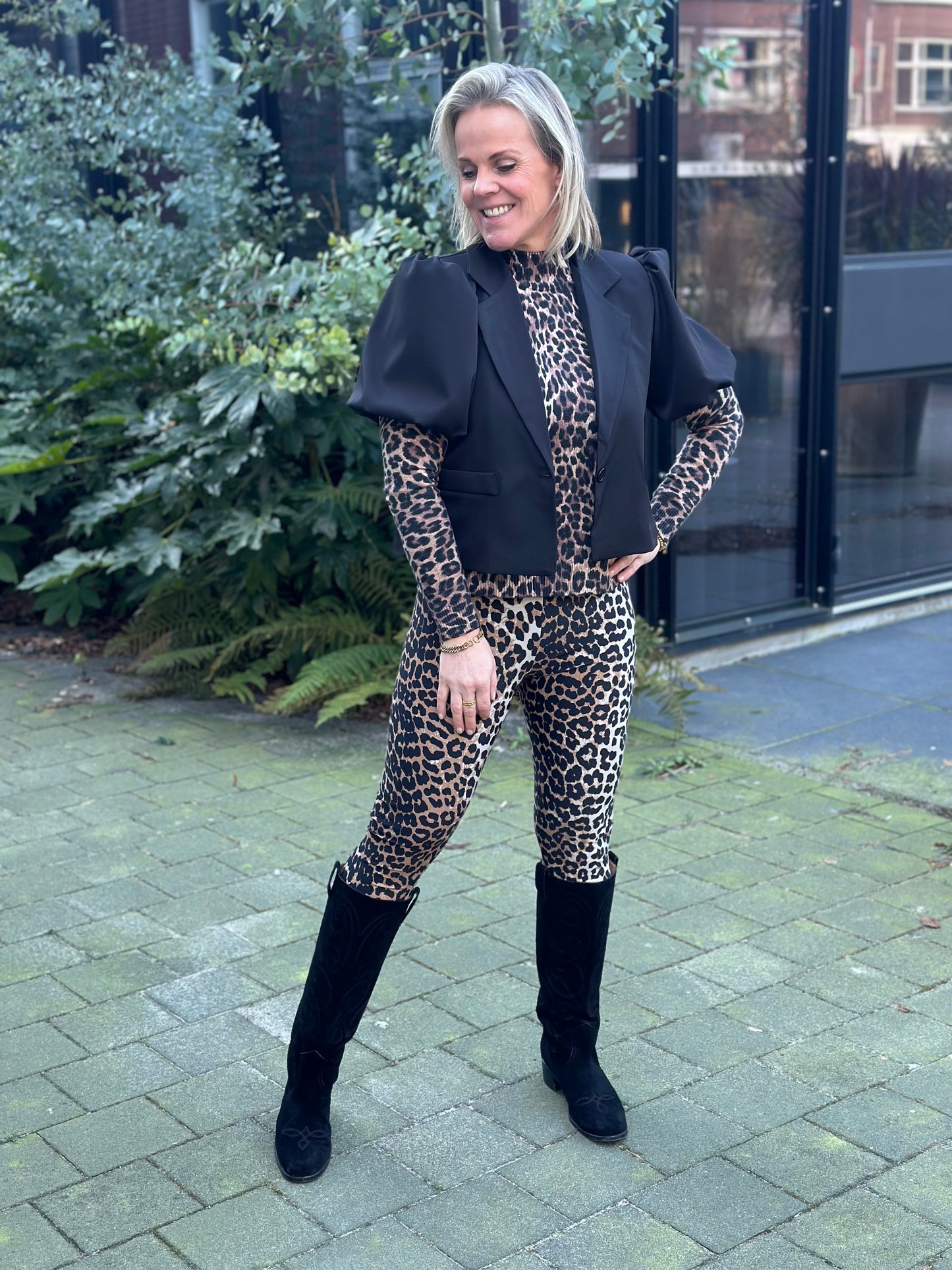 travel legging leopard