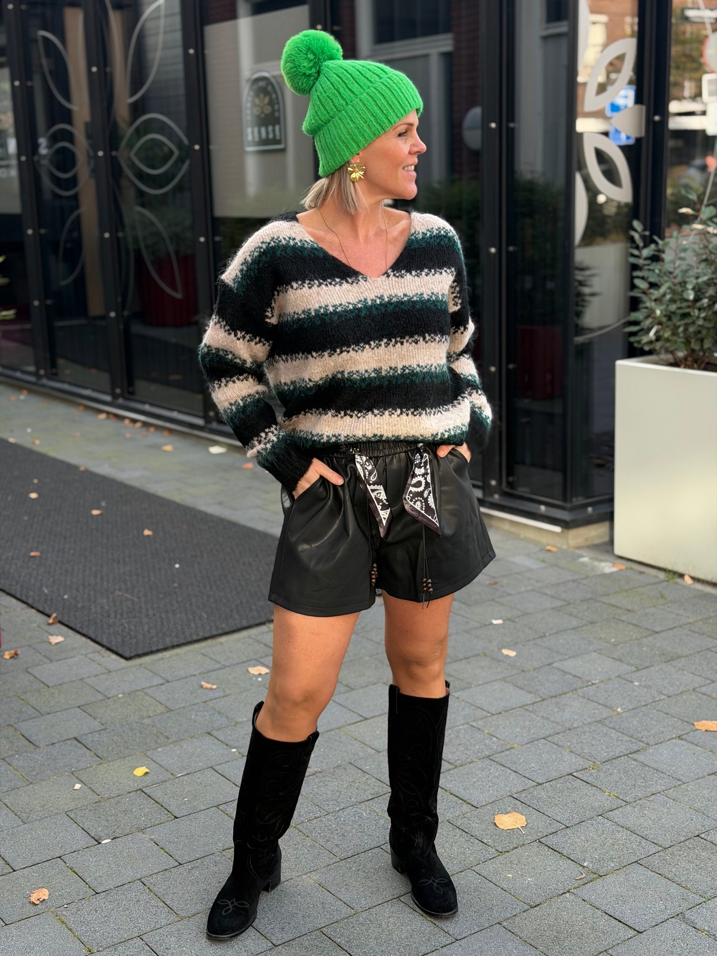 Vhals trui zwart ecru groen