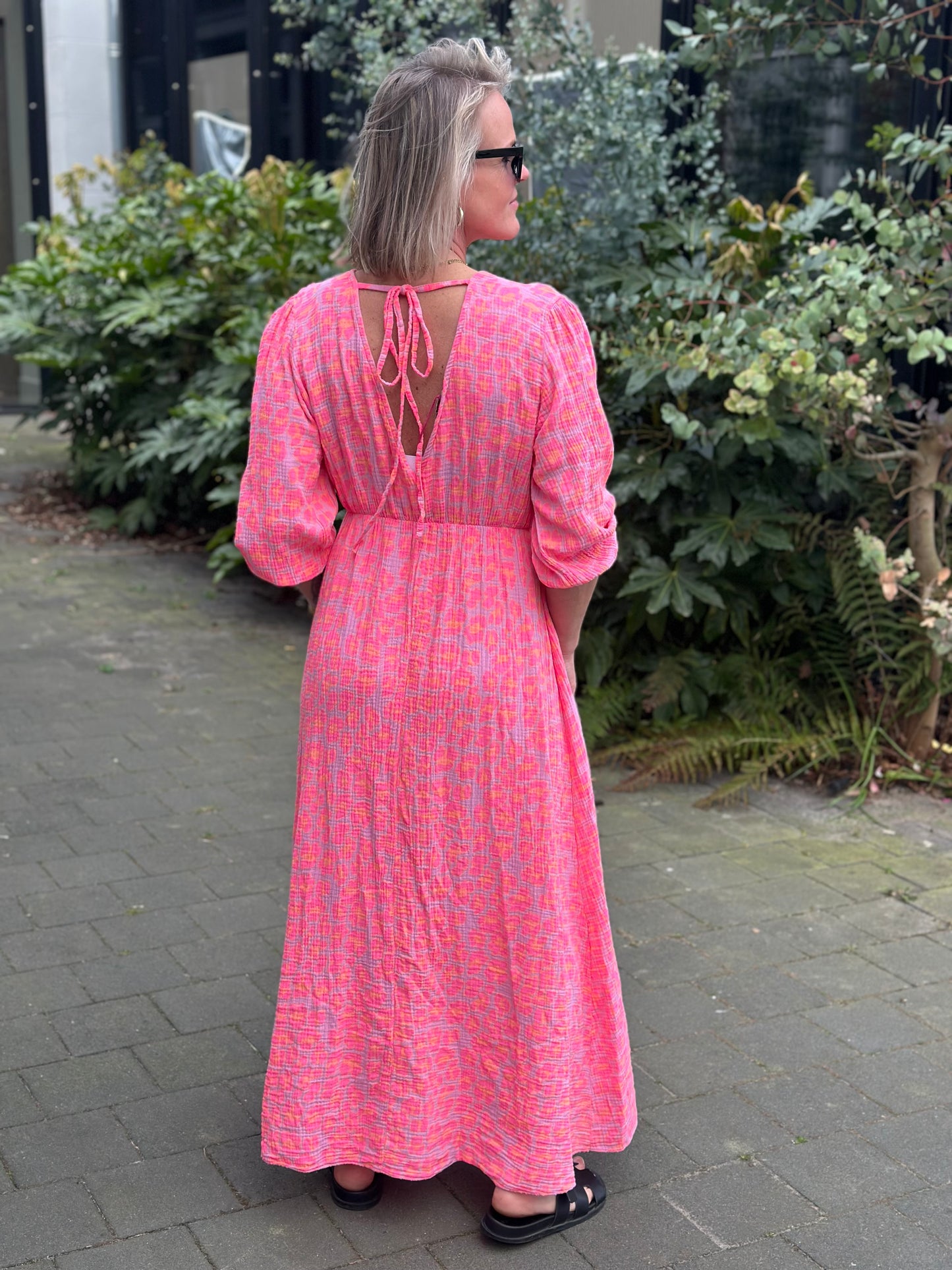 wafel maxi jurk lonni neon roze
