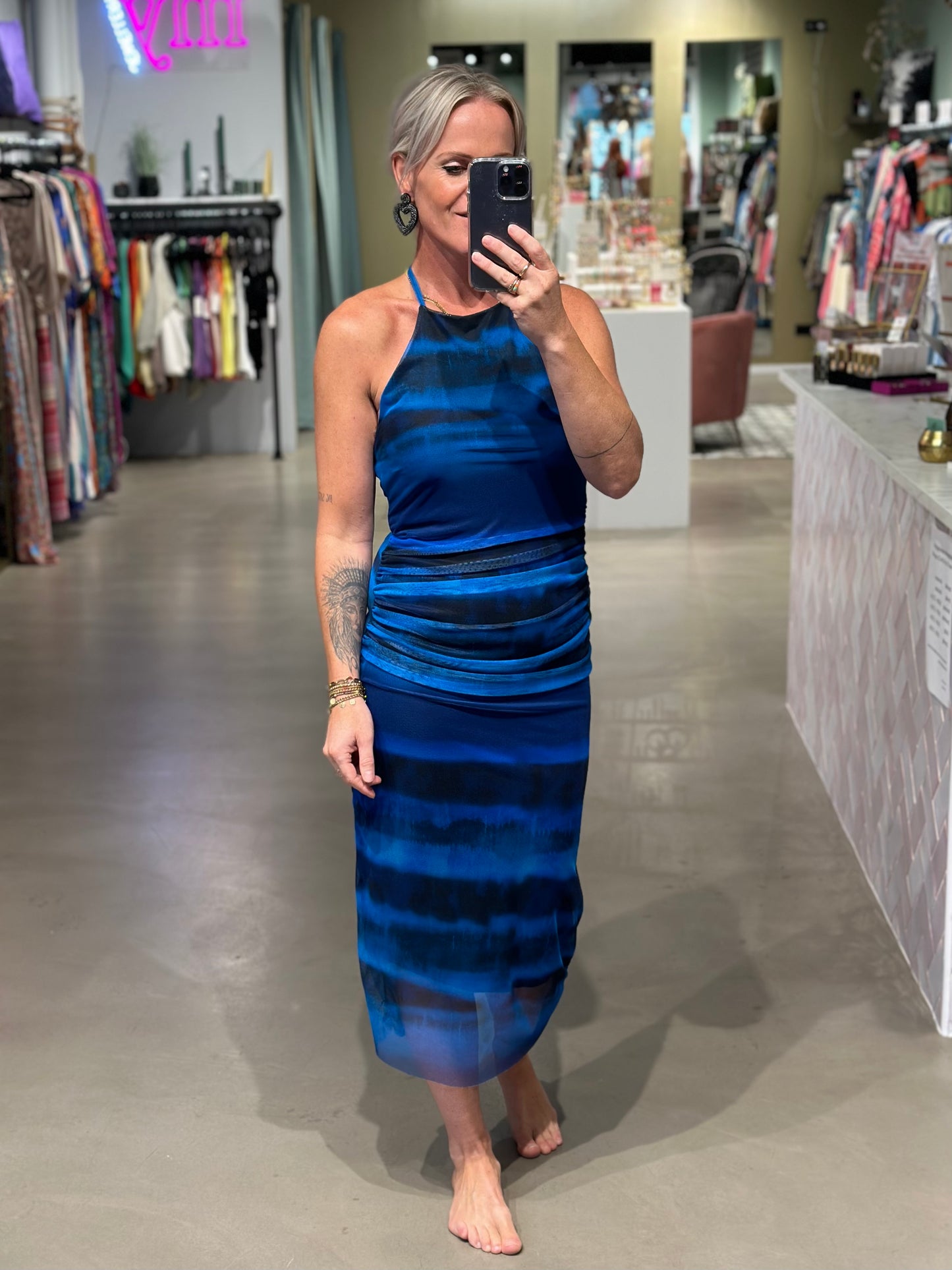Mesh halter dress kobalt blauw