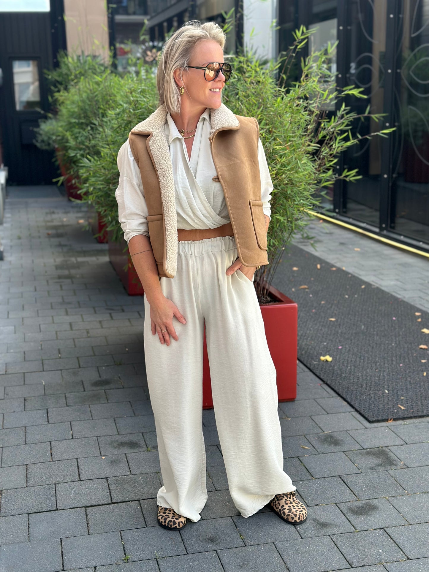 Tweedelige set broek en top off White