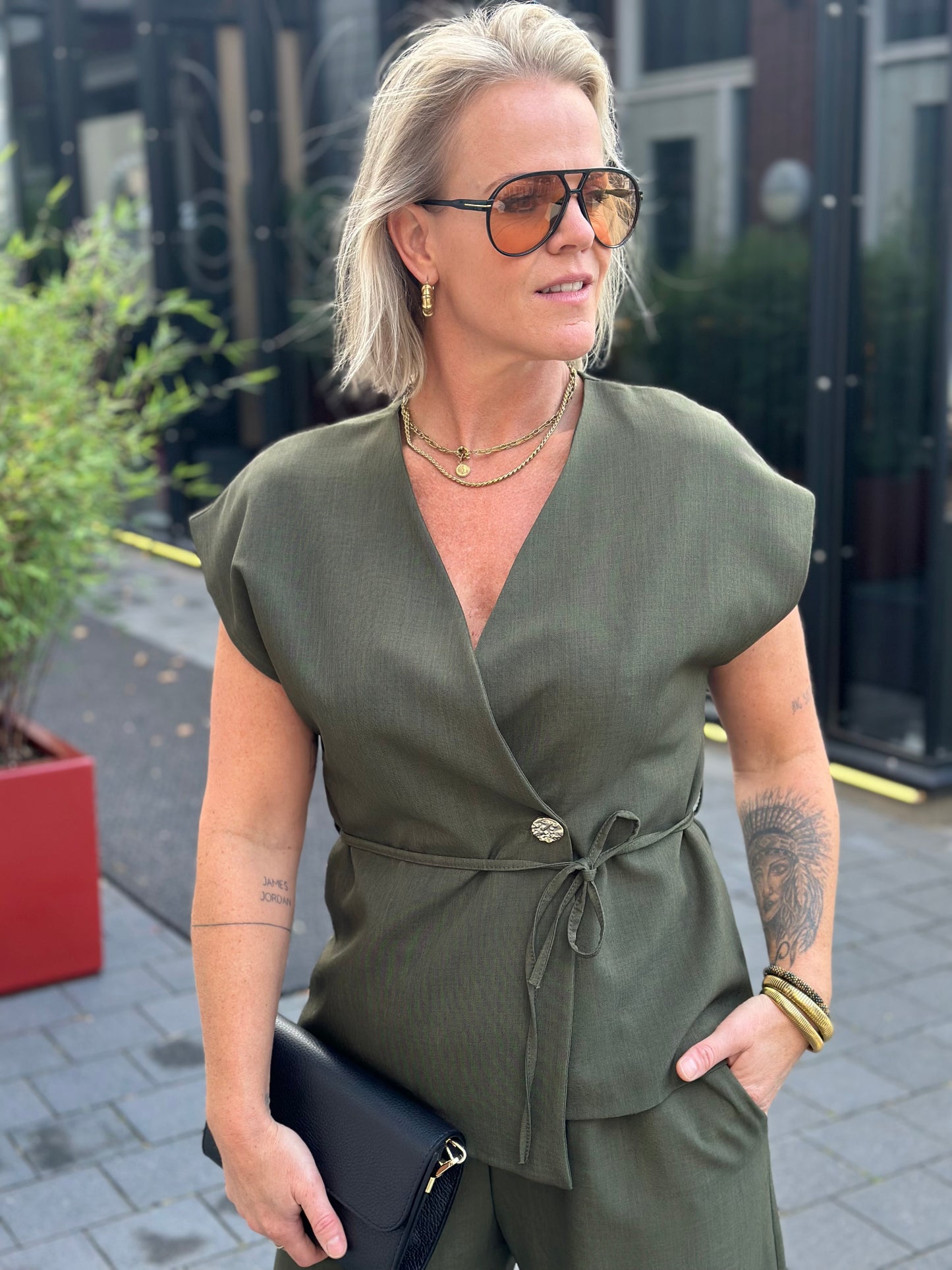 Tweedelige set broek en gilet khaki