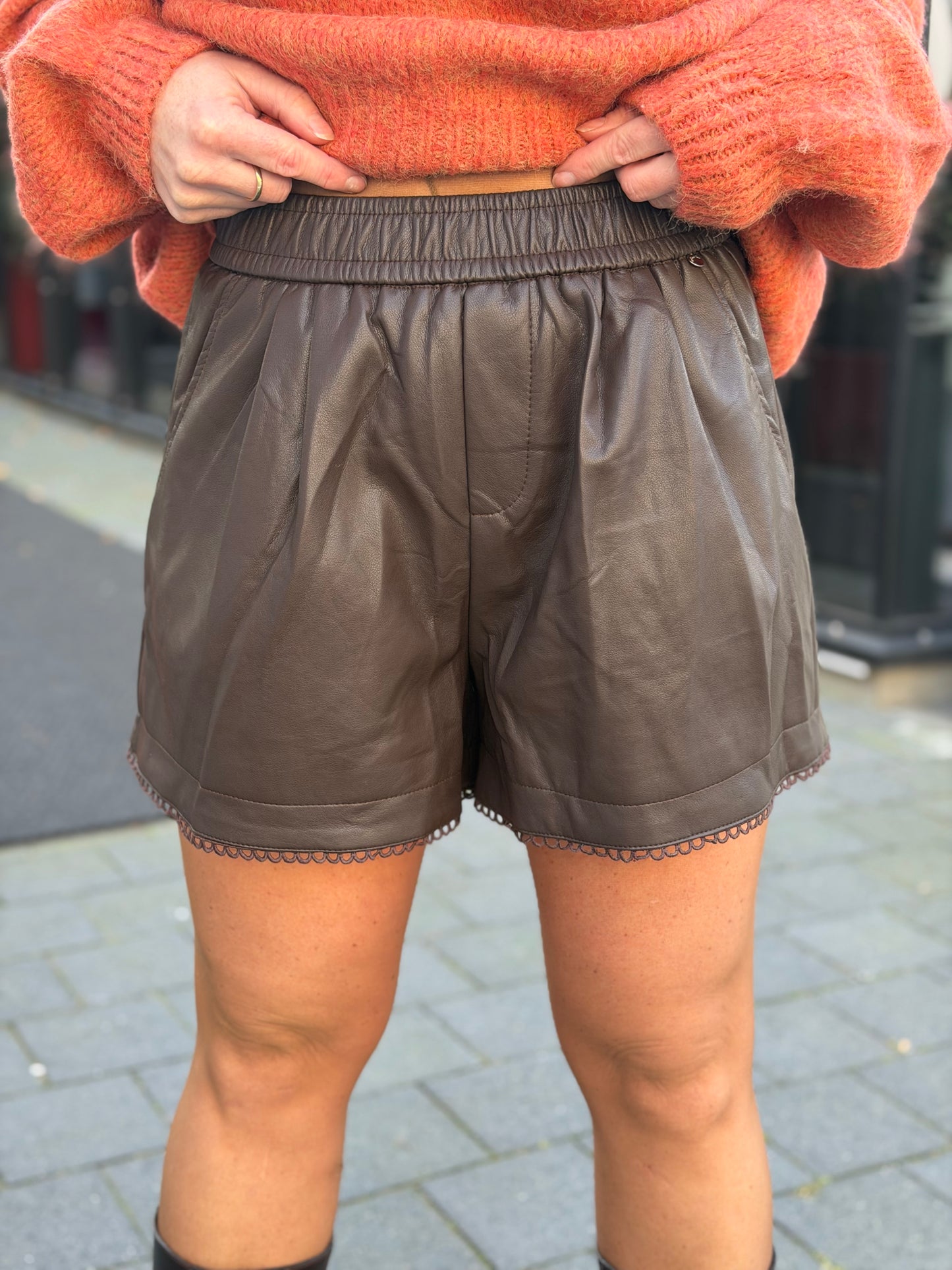 Fake Leather short bruin