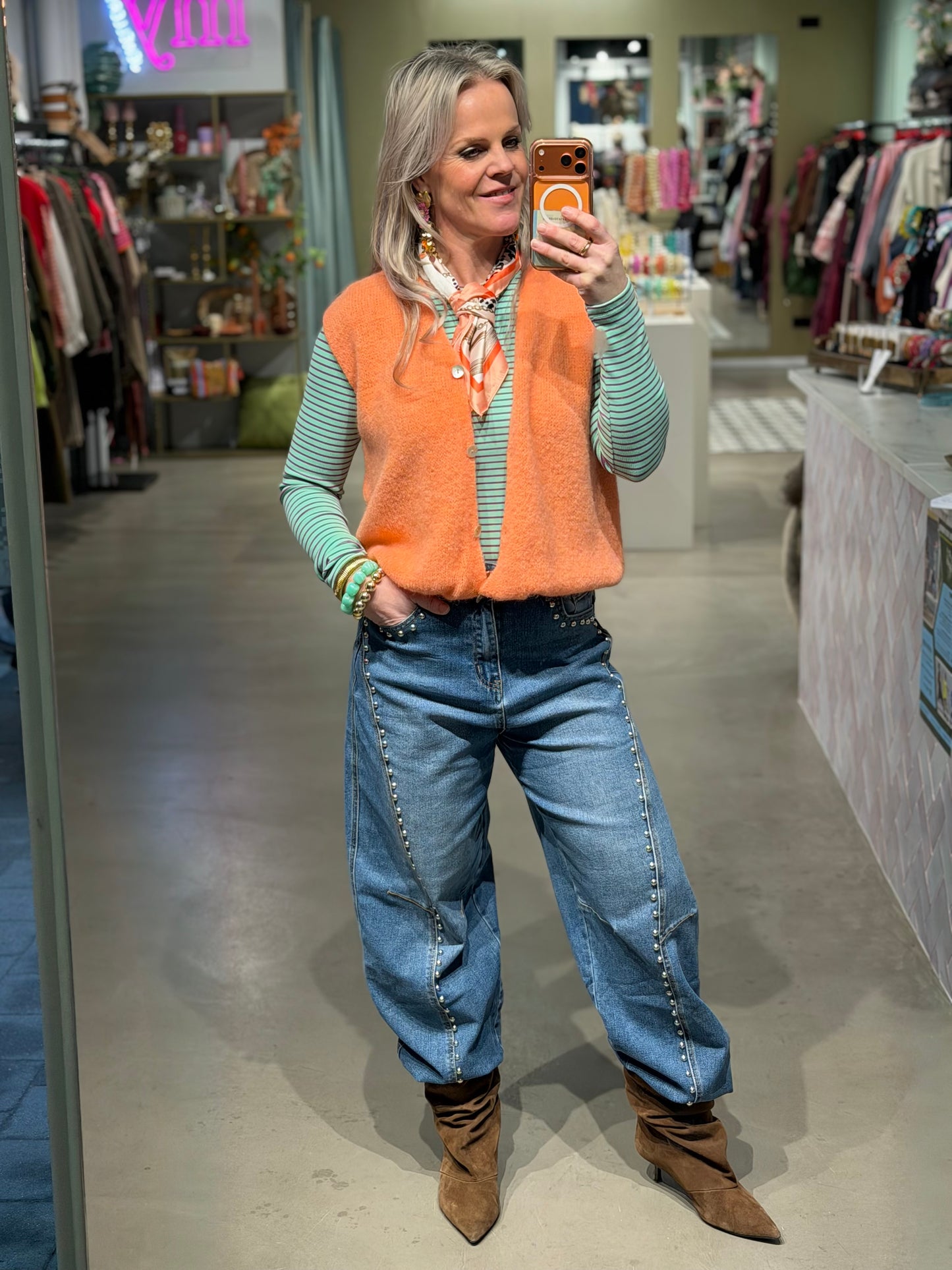 Knitted Gillet peach