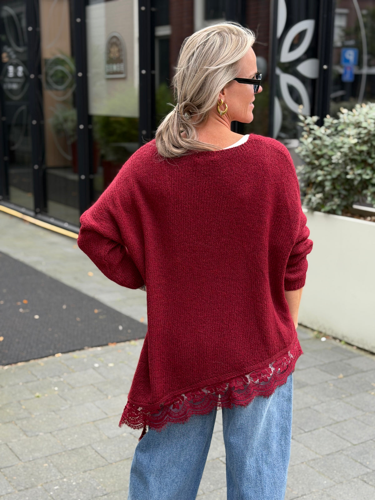 Asymmetrisch trui met kant bordeaux