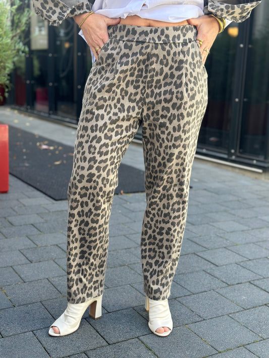 Leopard denim broek