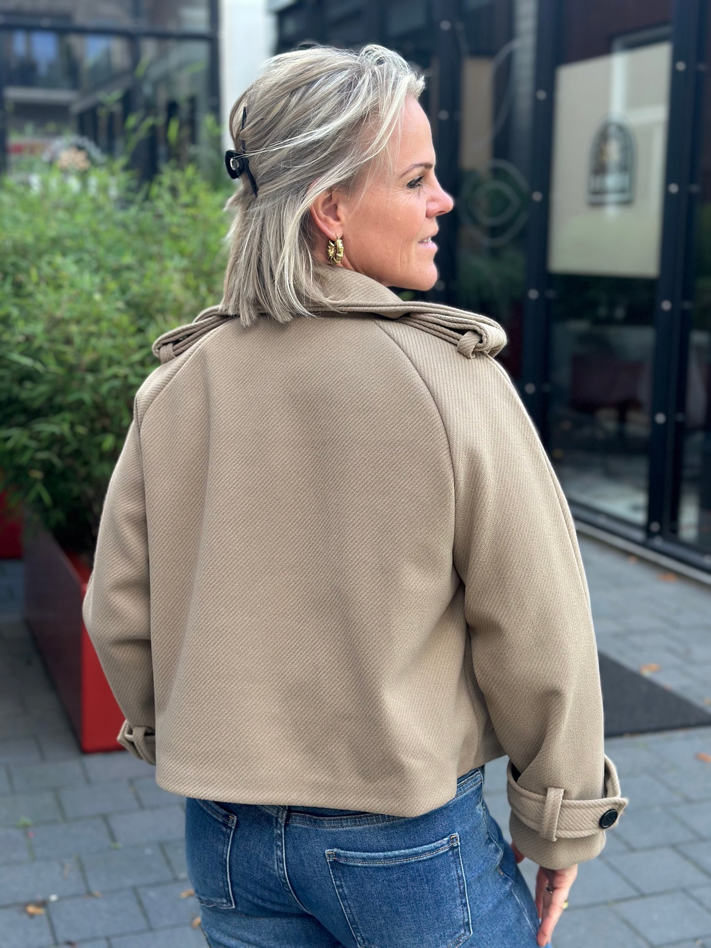Korte trenchcoat beige