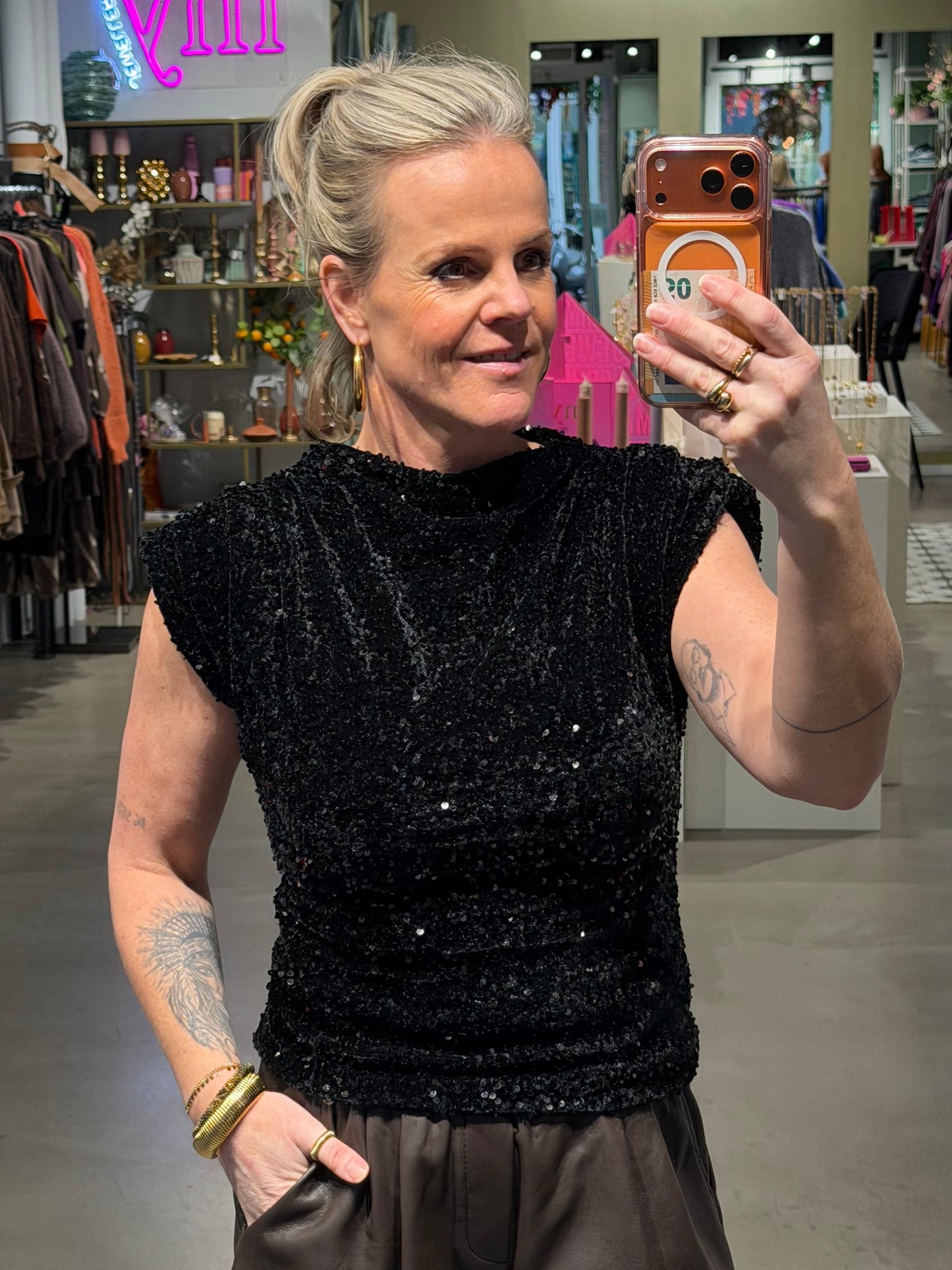 Paillet velvet top zwart