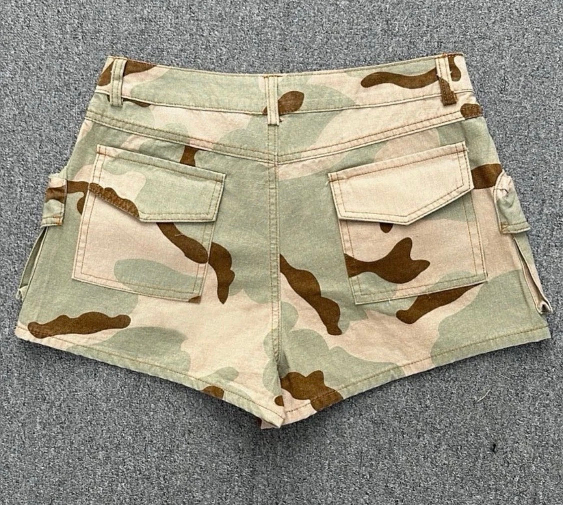 Camouflage short