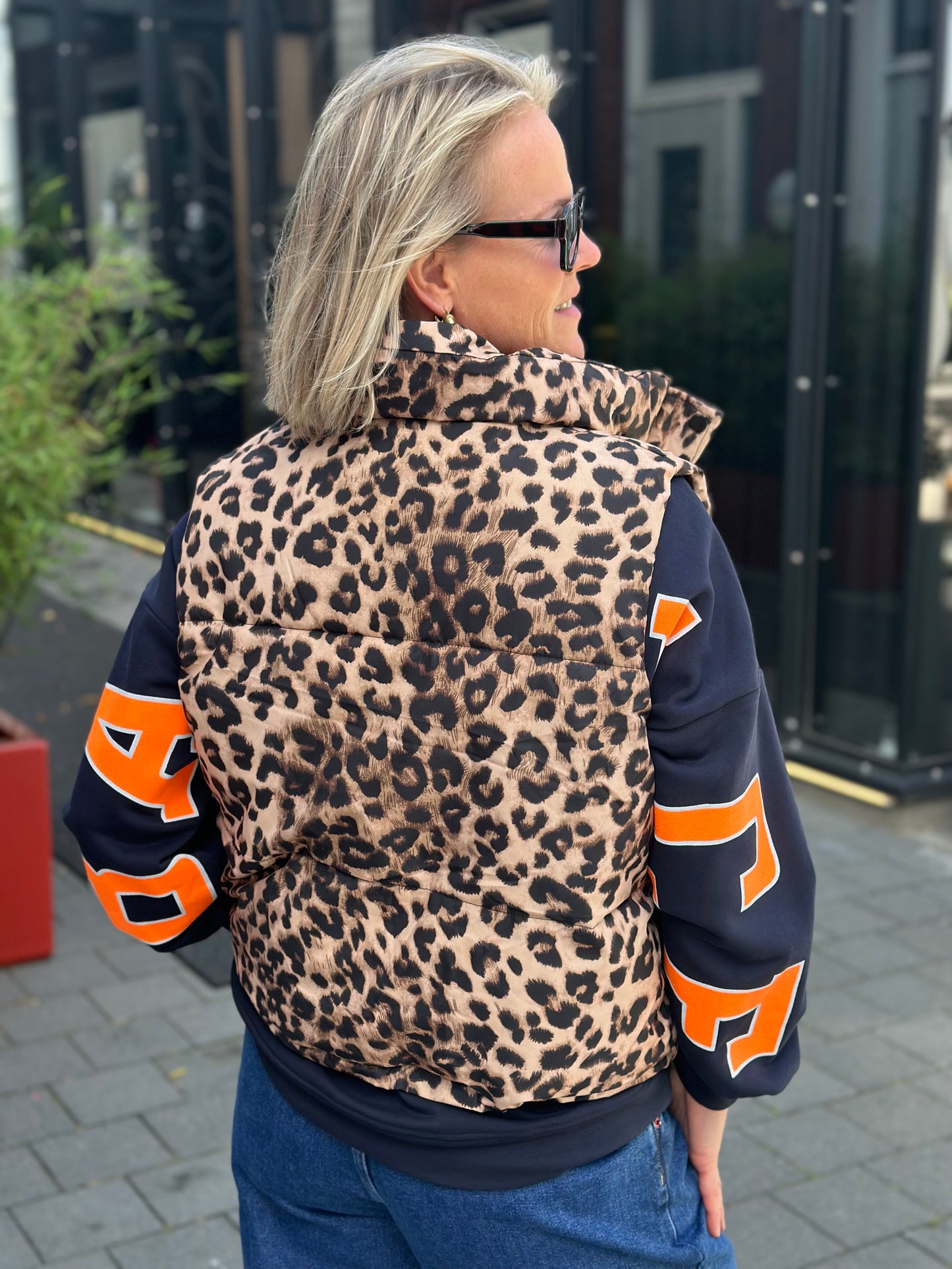 Leopard bodywarmer