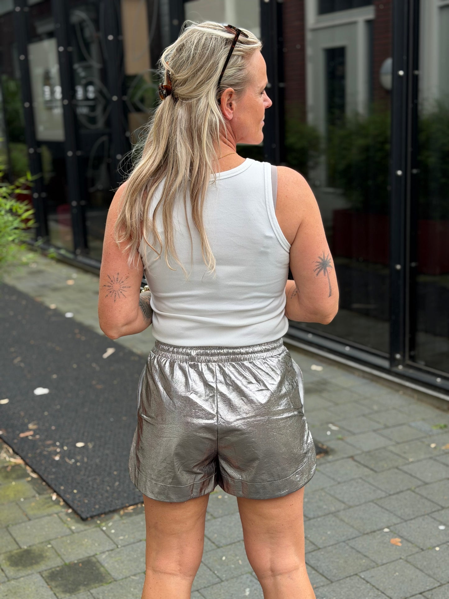 Zilver metallic look short