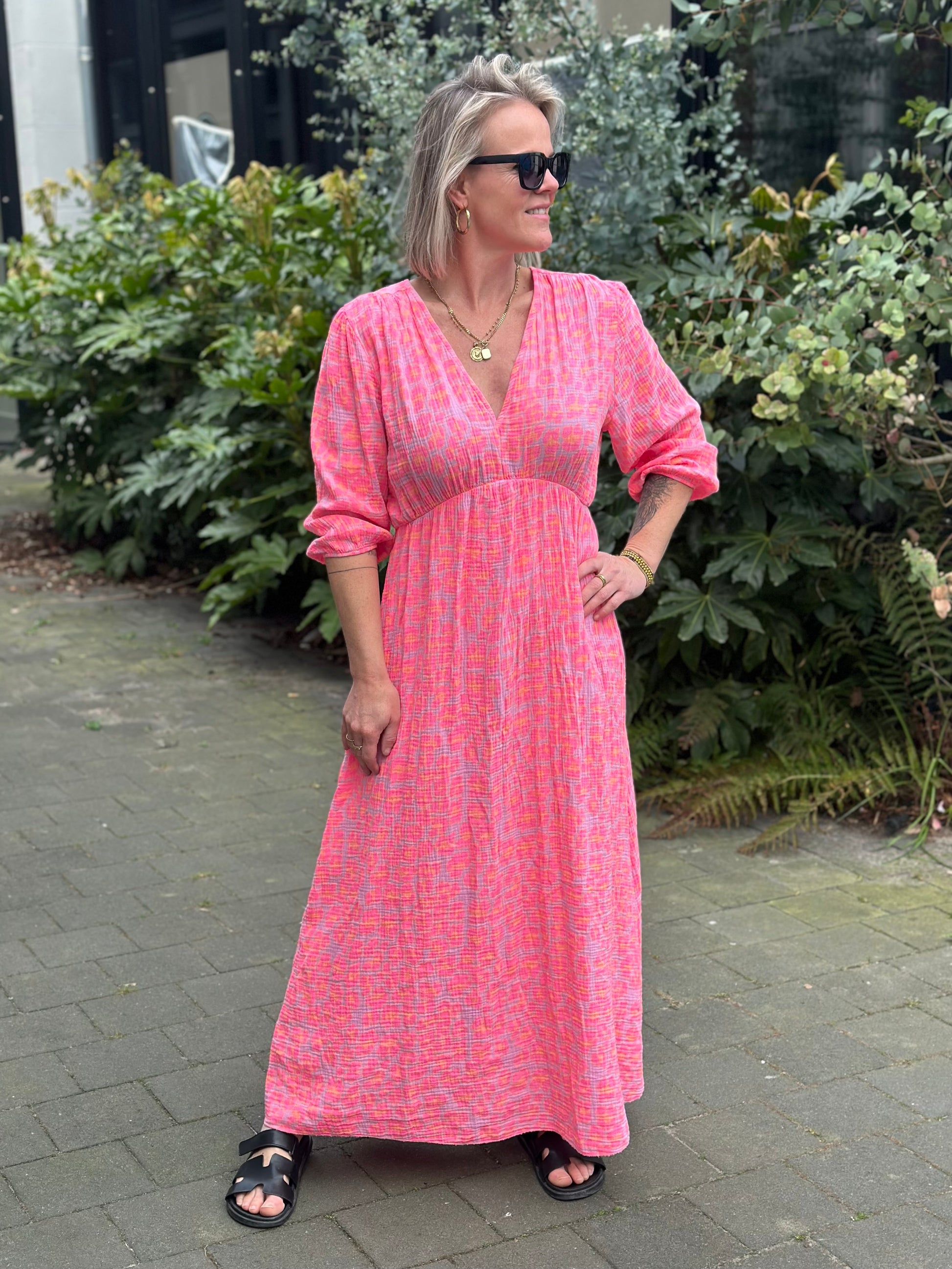 wafel maxi jurk lonni neon roze – BlondbyFashion - Main Image
