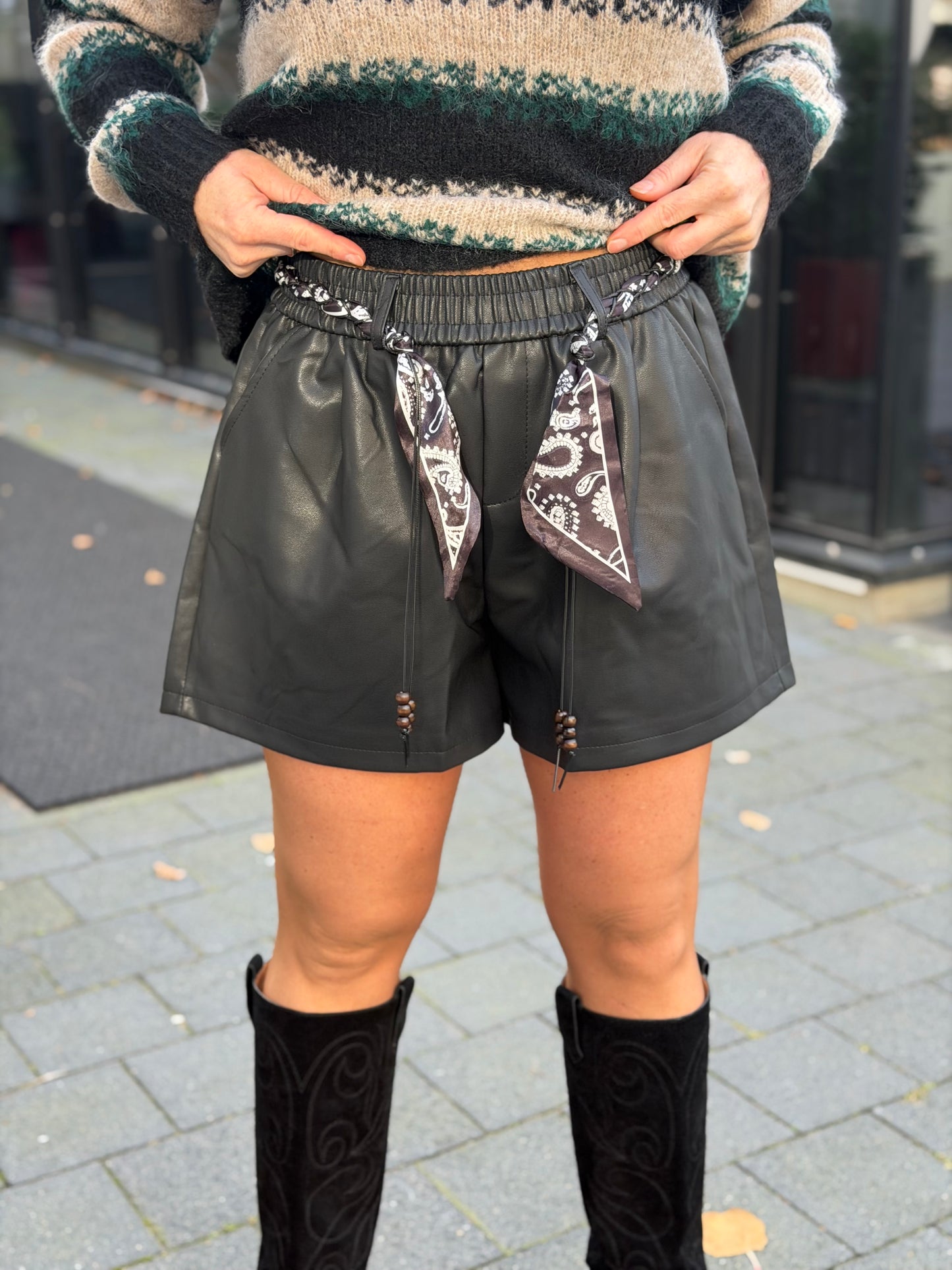 Fake Leather short zwart