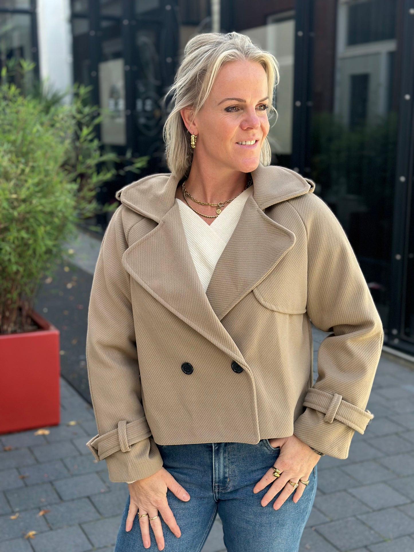 Korte trenchcoat beige