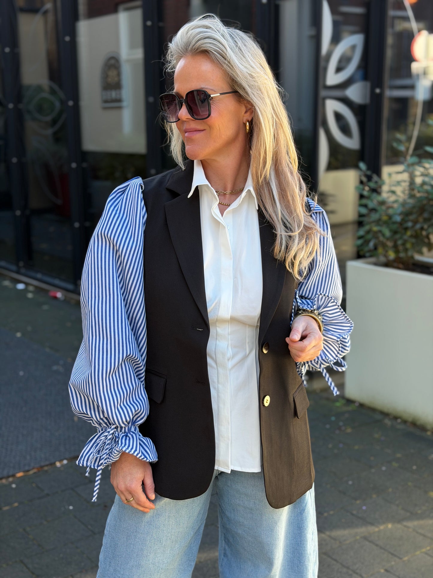 Black Blazer pofmouw