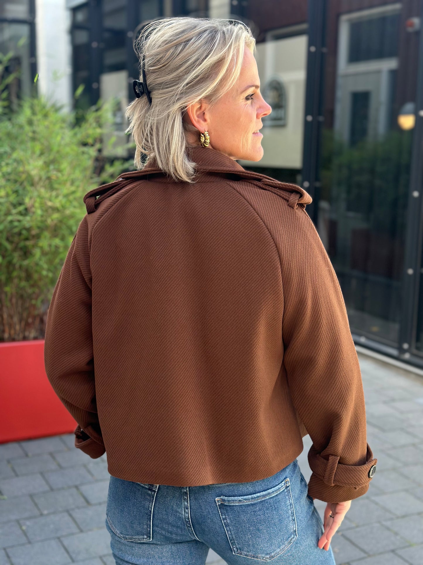 Korte trenchcoat bruin