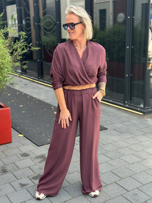 Tweedelige set broek en top aubergine