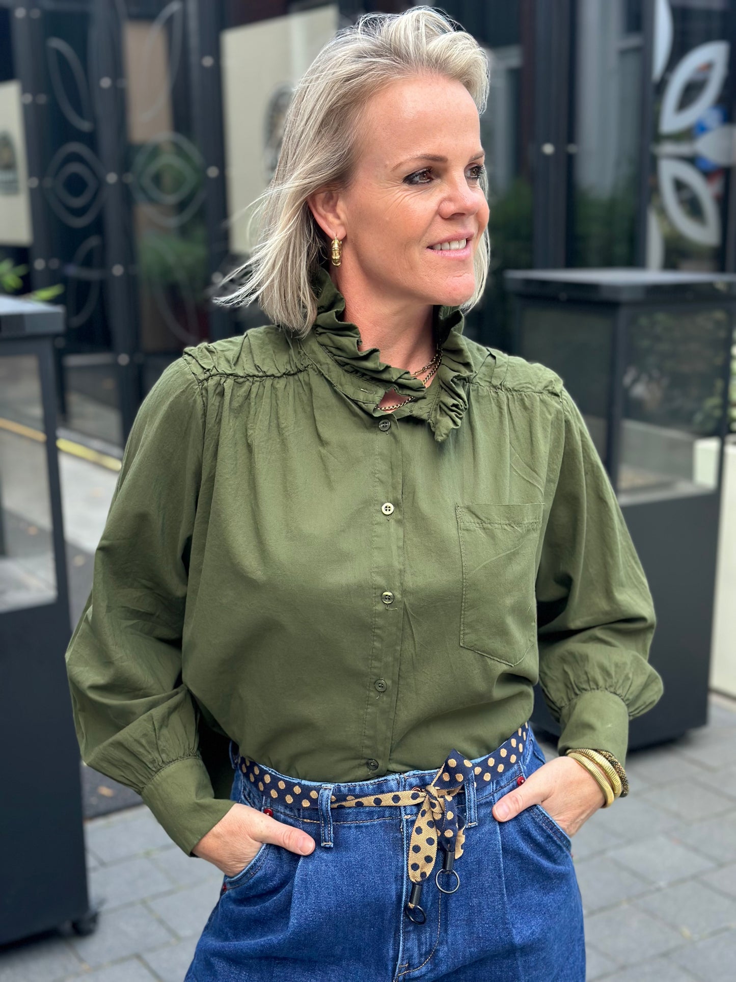 blouse met volant kraag khaki