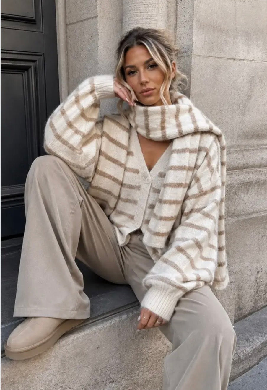 Cardigan Stripe met sjaal ecru/camel