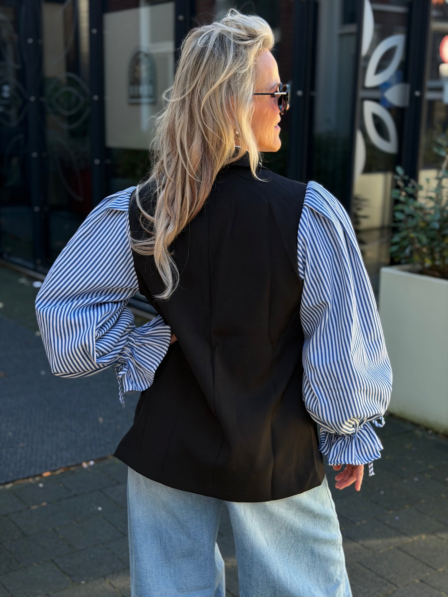 Black Blazer pofmouw