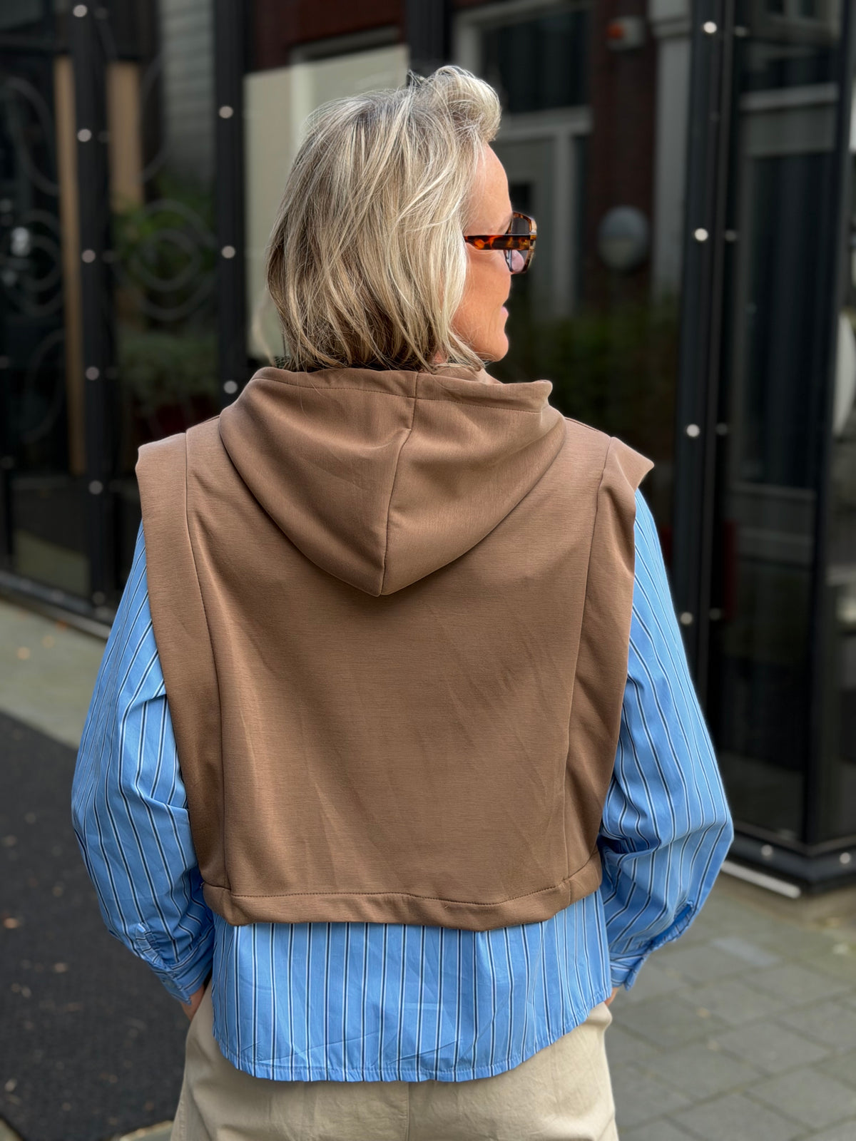 Hoodie sweater with blouse camel blue