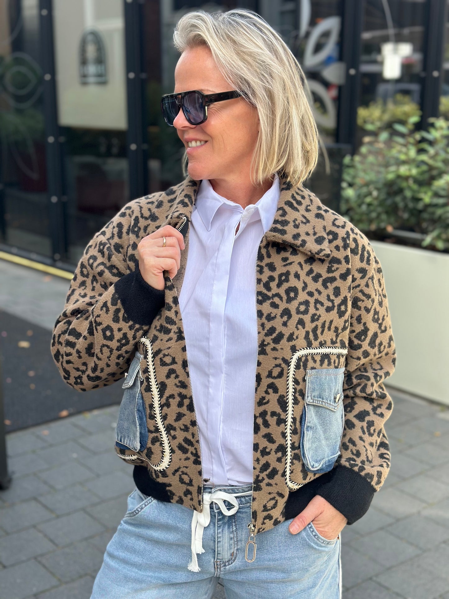 Leopard vest met jeans pockets