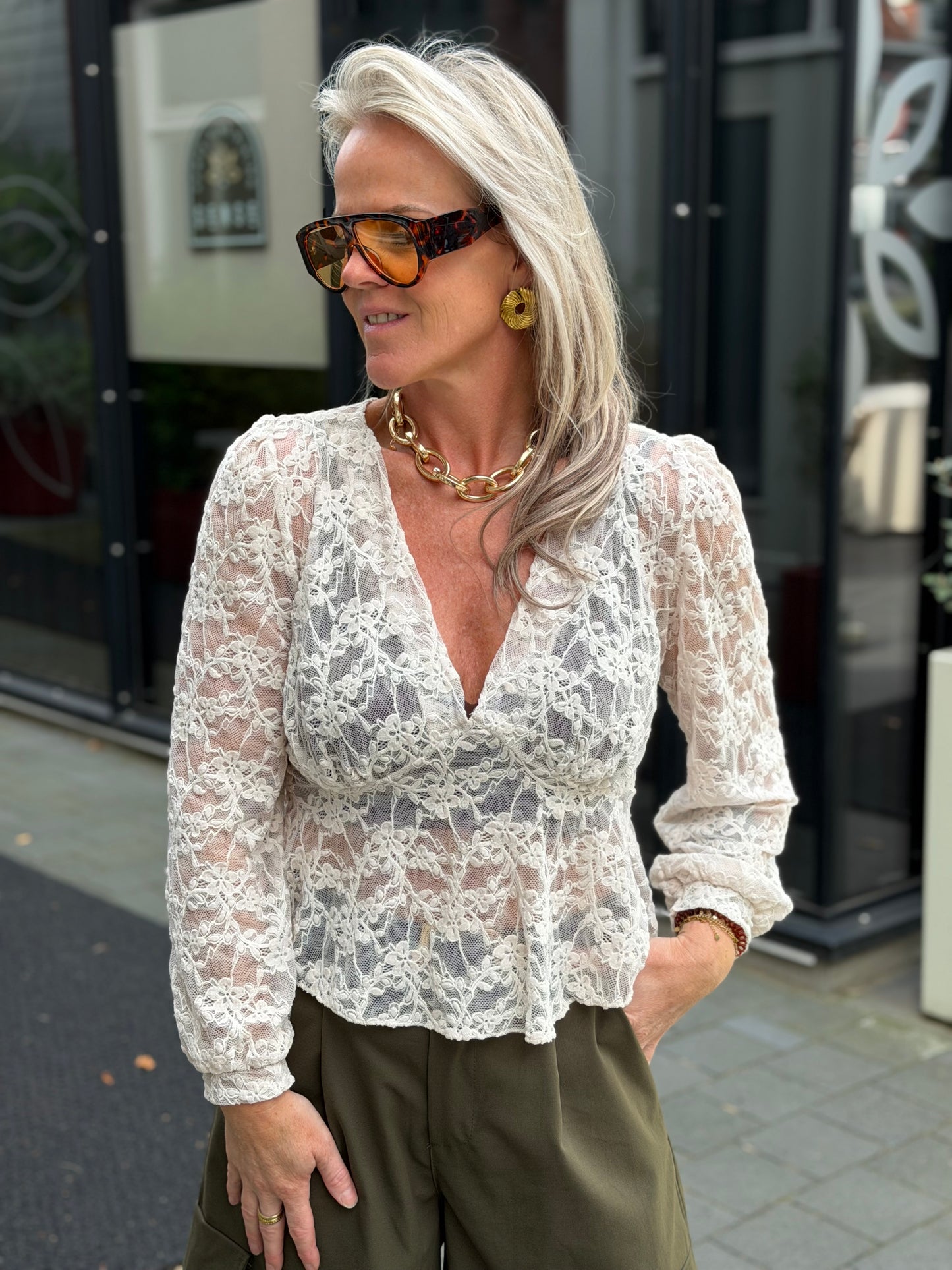 Kanten Vhals top beige